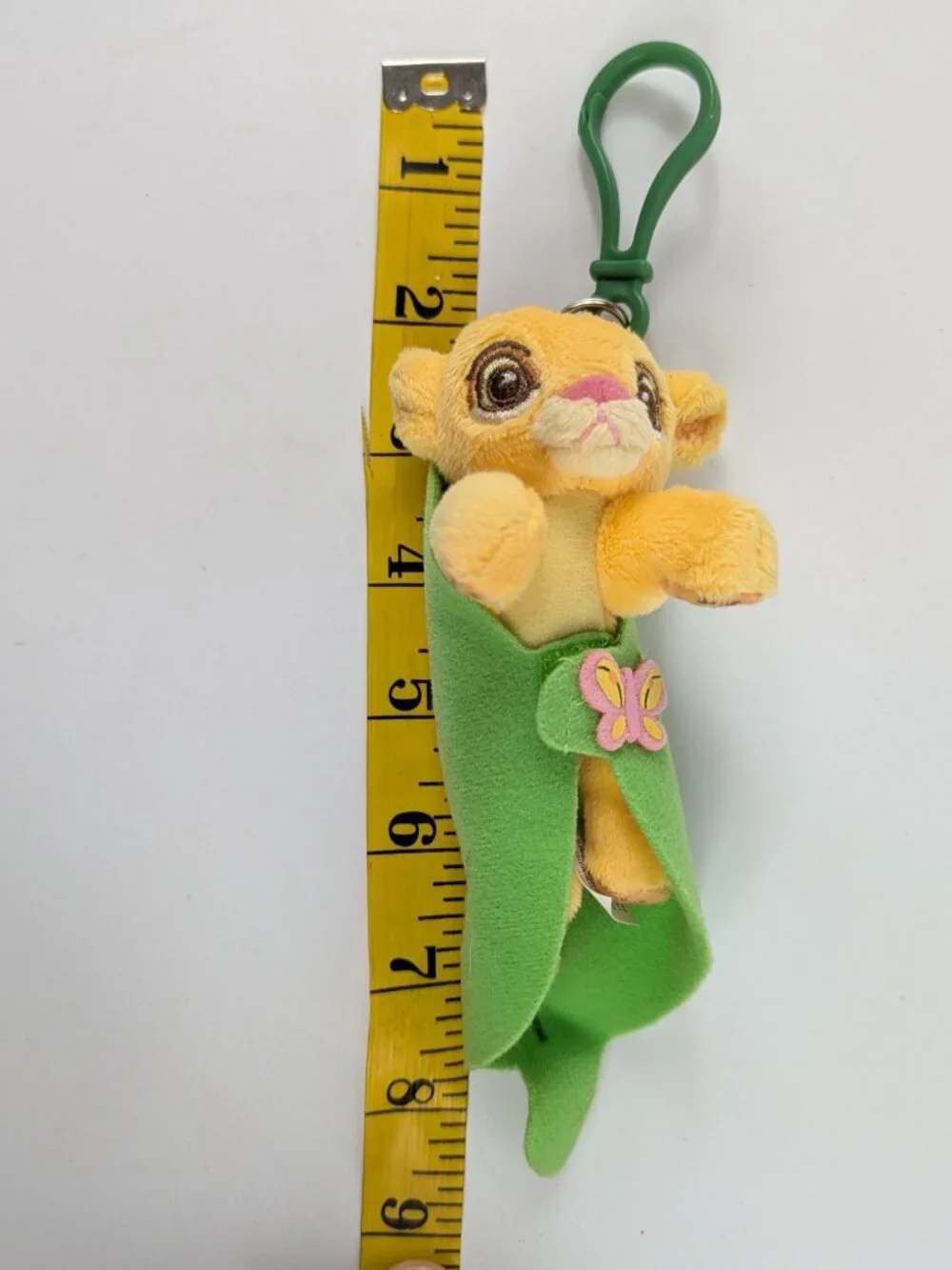 Disneyland The Lion King Baby Simba Wrapped in Leaf Blanket Keychain Bag Charm